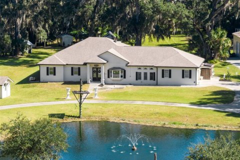 Villa ou maison à vendre à Edgewater, Floride: 4 chambres, 326.55 m2 № 835153 - photo 1