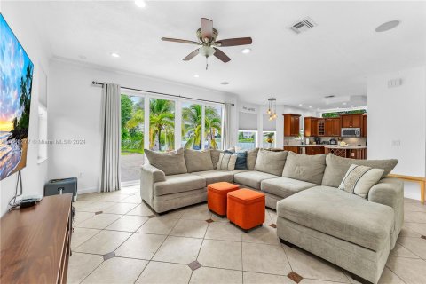 Casa en venta en Miramar, Florida, 4 dormitorios, 336.77 m2 № 1328863 - foto 22