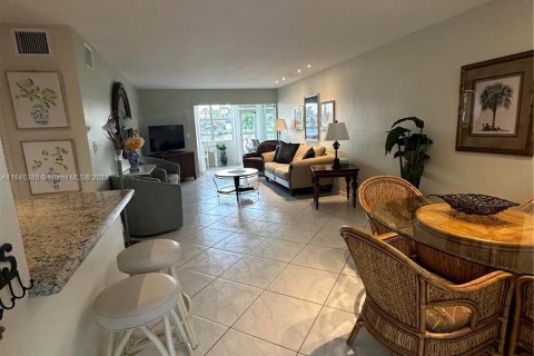 Copropriété à vendre à Hallandale Beach, Floride: 1 chambre, 92.9 m2 № 1328864 - photo 10