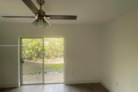 Townhouse in Miami Lakes, Florida 2 bedrooms, 103.12 sq.m. № 1382039 - photo 6