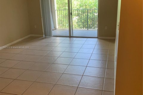 Condo in Coconut Creek, Florida, 2 bedrooms  № 1382038 - photo 1