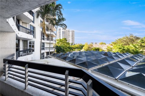 Condo in Aventura, Florida, 2 bedrooms  № 1382040 - photo 23