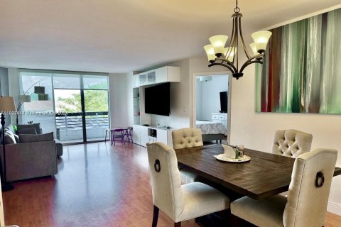 Condo in Aventura, Florida, 2 bedrooms  № 1382040 - photo 5