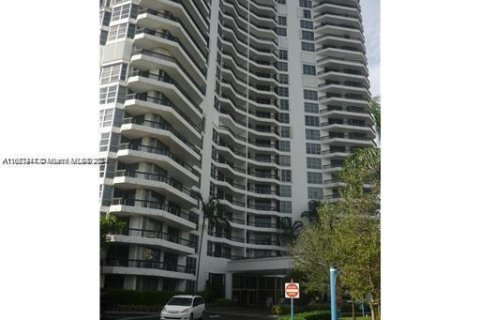 Condominio en venta en Aventura, Florida, 2 dormitorios, 109.72 m2 № 1382040 - foto 1