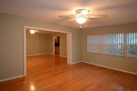 House in Tampa, Florida 3 bedrooms, 161.37 sq.m. № 1347180 - photo 6