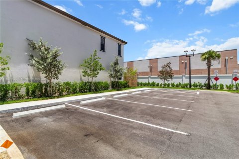 Touwnhouse à vendre à Pembroke Pines, Floride: 3 chambres, 157.93 m2 № 1282736 - photo 24