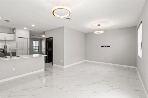 Adosado en venta en Pembroke Pines, Florida, 3 dormitorios, 157.93 m2 № 1282736 - foto 19