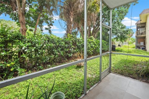 Copropriété à vendre à Deerfield Beach, Floride: 2 chambres, 78.97 m2 № 1321110 - photo 10