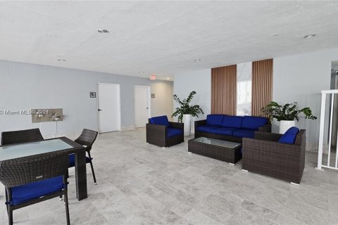 Apartamento en alquiler en Miami, Florida, 1 dormitorio, 58.53 m2 № 1355214 - foto 4