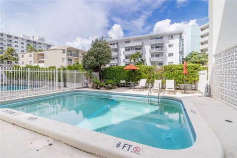 Condominio en venta en Miami Beach, Florida, 1 dormitorio, 74.79 m2 № 1355209 - foto 24