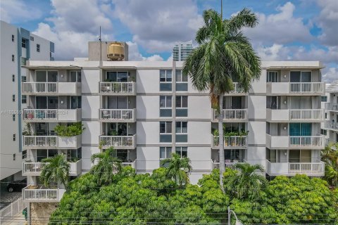 Condominio en venta en Miami Beach, Florida, 1 dormitorio, 74.79 m2 № 1355209 - foto 27