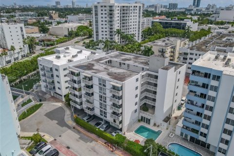 Condominio en venta en Miami Beach, Florida, 1 dormitorio, 74.79 m2 № 1355209 - foto 26