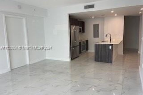 Condo in Miami, Florida, 2 bedrooms  № 1355213 - photo 12