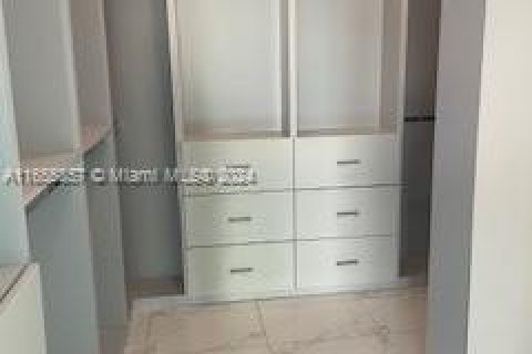 Copropriété à louer à Miami, Floride: 2 chambres № 1355213 - photo 17