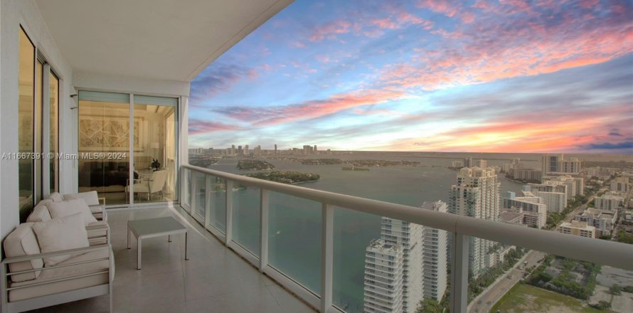 Condo in Miami Beach, Florida, 2 bedrooms  № 1382028