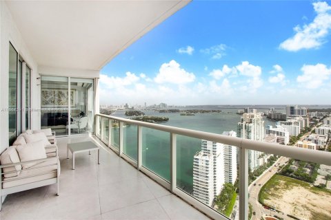 Condo in Miami Beach, Florida, 2 bedrooms  № 1382028 - photo 14