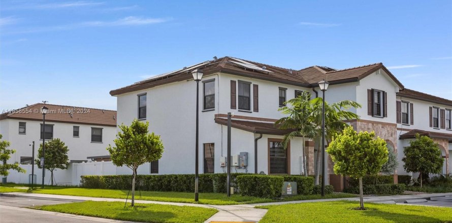 Villa ou maison à Hialeah, Floride 3 chambres, 123.75 m2 № 1381932