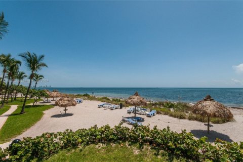 Condo in Key Biscayne, Florida, 2 bedrooms  № 1381980 - photo 16