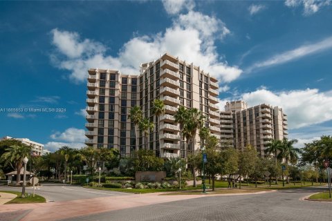 Condo in Key Biscayne, Florida, 2 bedrooms  № 1381980 - photo 20