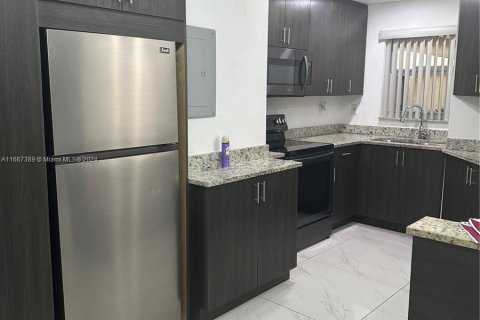 Copropriété à vendre à Miami, Floride: 2 chambres, 89.93 m2 № 1382027 - photo 2