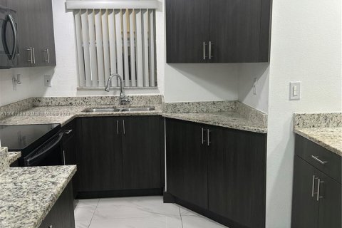 Copropriété à vendre à Miami, Floride: 2 chambres, 89.93 m2 № 1382027 - photo 3