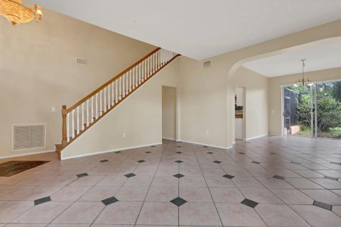 House in Lutz, Florida 5 bedrooms, 381.09 sq.m. № 1285484 - photo 3