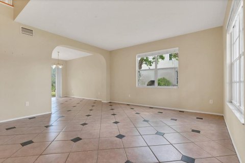 Villa ou maison à vendre à Lutz, Floride: 5 chambres, 381.09 m2 № 1285484 - photo 2