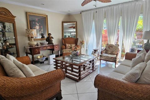 Townhouse in Hollywood, Florida 3 bedrooms, 152.36 sq.m. № 1185372 - photo 15