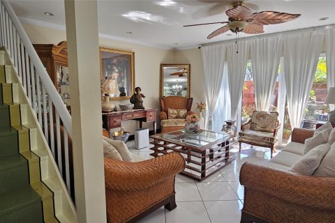 Adosado en venta en Hollywood, Florida, 3 dormitorios, 152.36 m2 № 1185372 - foto 16