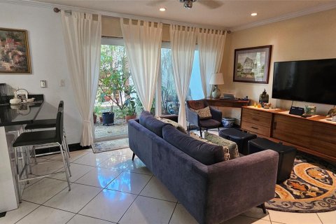 Adosado en venta en Hollywood, Florida, 3 dormitorios, 152.36 m2 № 1185372 - foto 18