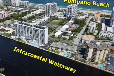 Condominio en venta en Pompano Beach, Florida, 2 dormitorios, 137.5 m2 № 1093905 - foto 23