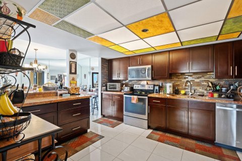 Condominio en venta en Pompano Beach, Florida, 2 dormitorios, 137.5 m2 № 1093905 - foto 12