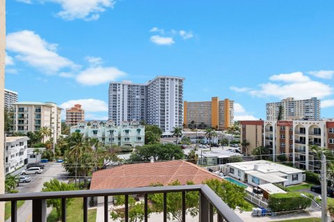Condominio en venta en Pompano Beach, Florida, 2 dormitorios, 137.5 m2 № 1093905 - foto 18