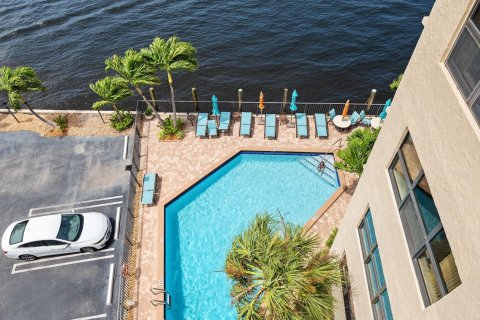 Condominio en venta en Pompano Beach, Florida, 2 dormitorios, 137.5 m2 № 1093905 - foto 17