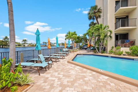 Condominio en venta en Pompano Beach, Florida, 2 dormitorios, 137.5 m2 № 1093905 - foto 27