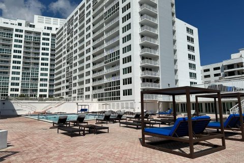 Condo in Miami Beach, Florida, 1 bedroom  № 1188941 - photo 19