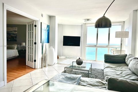 Condo in Miami Beach, Florida, 1 bedroom  № 1188941 - photo 3