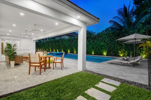 Villa ou maison à vendre à Miami, Floride: 5 chambres, 402.64 m2 № 535722 - photo 29