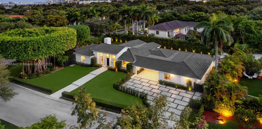 Villa ou maison à Miami, Floride 5 chambres, 402.64 m2 № 535722