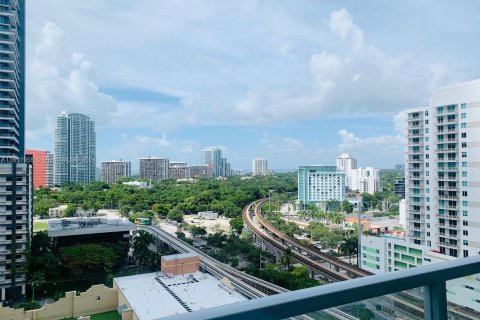 Condo in Miami, Florida, 2 bedrooms  № 1345297 - photo 1