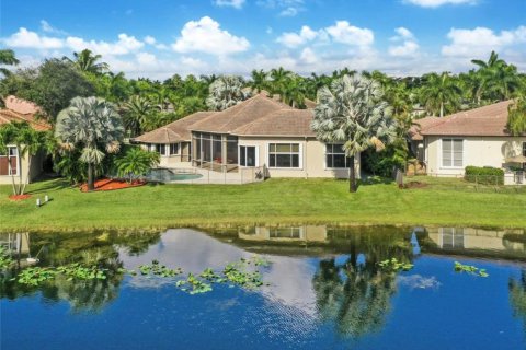 Villa ou maison à vendre à Weston, Floride: 5 chambres, 397.71 m2 № 1132693 - photo 3