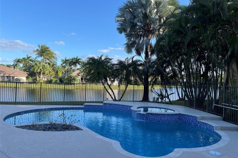 Villa ou maison à vendre à Weston, Floride: 5 chambres, 397.71 m2 № 1132693 - photo 11