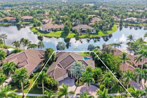 Villa ou maison à vendre à Weston, Floride: 5 chambres, 397.71 m2 № 1132693 - photo 2