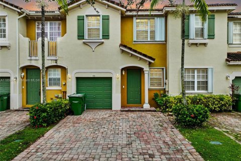 Touwnhouse à louer à Homestead, Floride: 4 chambres, 147.9 m2 № 1358566 - photo 2