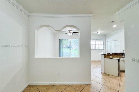 Touwnhouse à louer à Homestead, Floride: 4 chambres, 147.9 m2 № 1358566 - photo 7