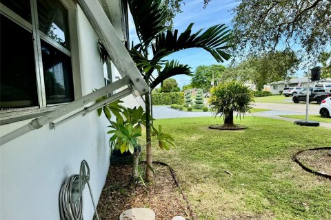 Villa ou maison à louer à Cutler Bay, Floride: 3 chambres, 176.24 m2 № 1358609 - photo 15