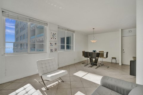 Condo in Miami Beach, Florida, 2 bedrooms  № 1099484 - photo 3