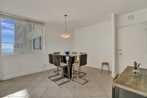 Condo in Miami Beach, Florida, 2 bedrooms  № 1099484 - photo 10