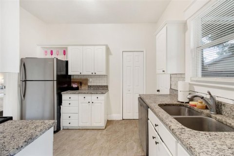 Immobilier commercial à vendre à Tampa, Floride: 160.72 m2 № 1339349 - photo 13