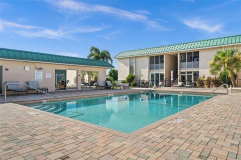 Copropriété à vendre à Cape Coral, Floride: 1 chambre, 88.63 m2 № 1339347 - photo 30